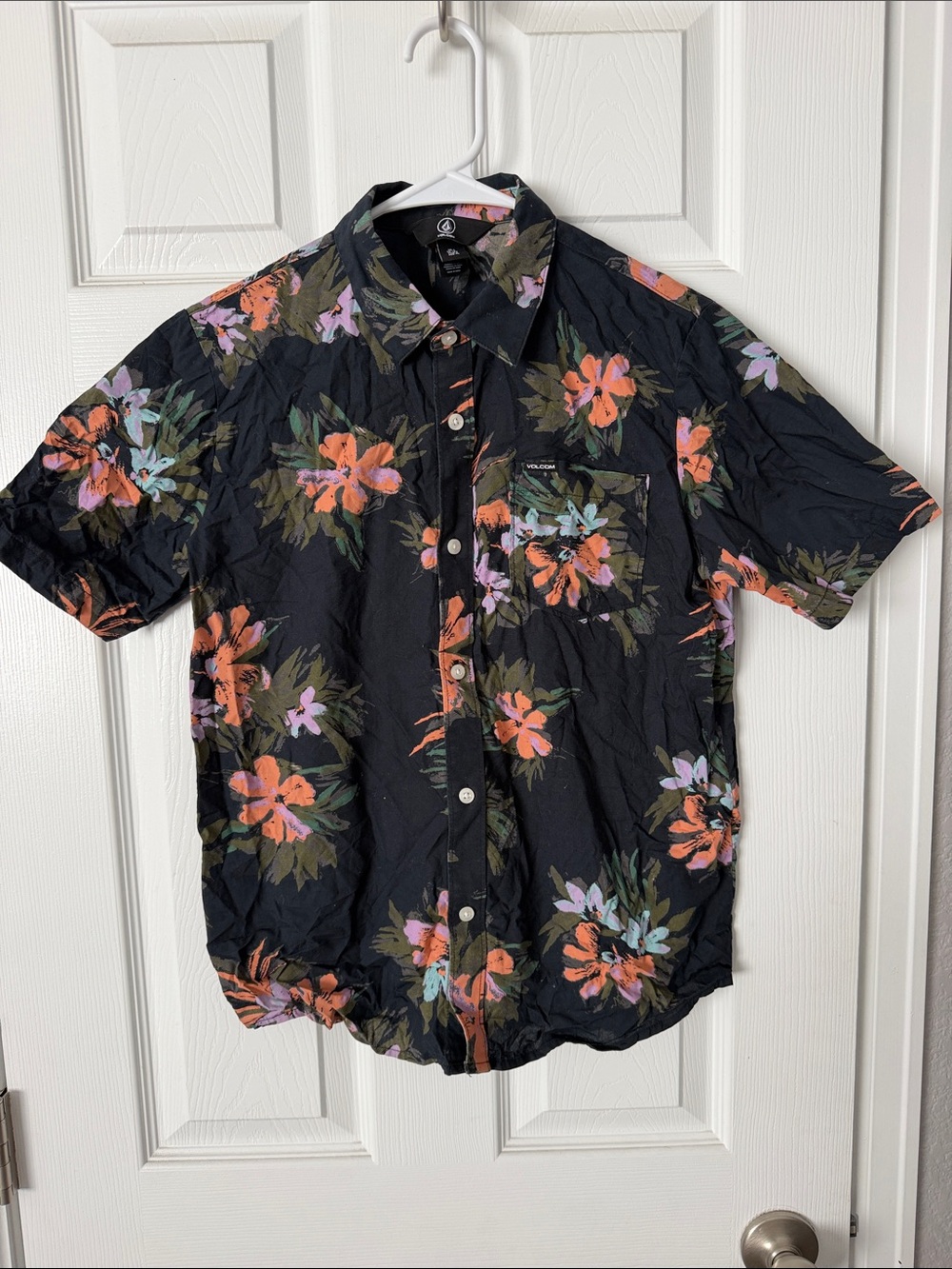 Volcom Black Short-Sleeve Floral Button-Up Shirt with Orange and Purple Blooms